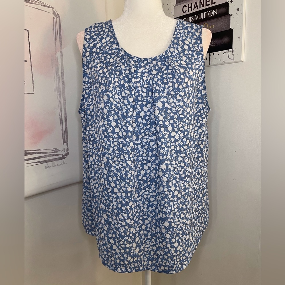 41 Hawthorn Sleeveless Blouse Blue with White Flowers Size XXL